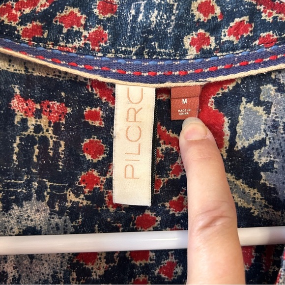 Pilcro Anthropologie Leilani Button Front Tunic Top Women’s Size Medium Blue Red - Picture 4 of 13